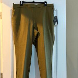 NWT Worthington Pull-On Tapered Trousers (Battalion Olive)
